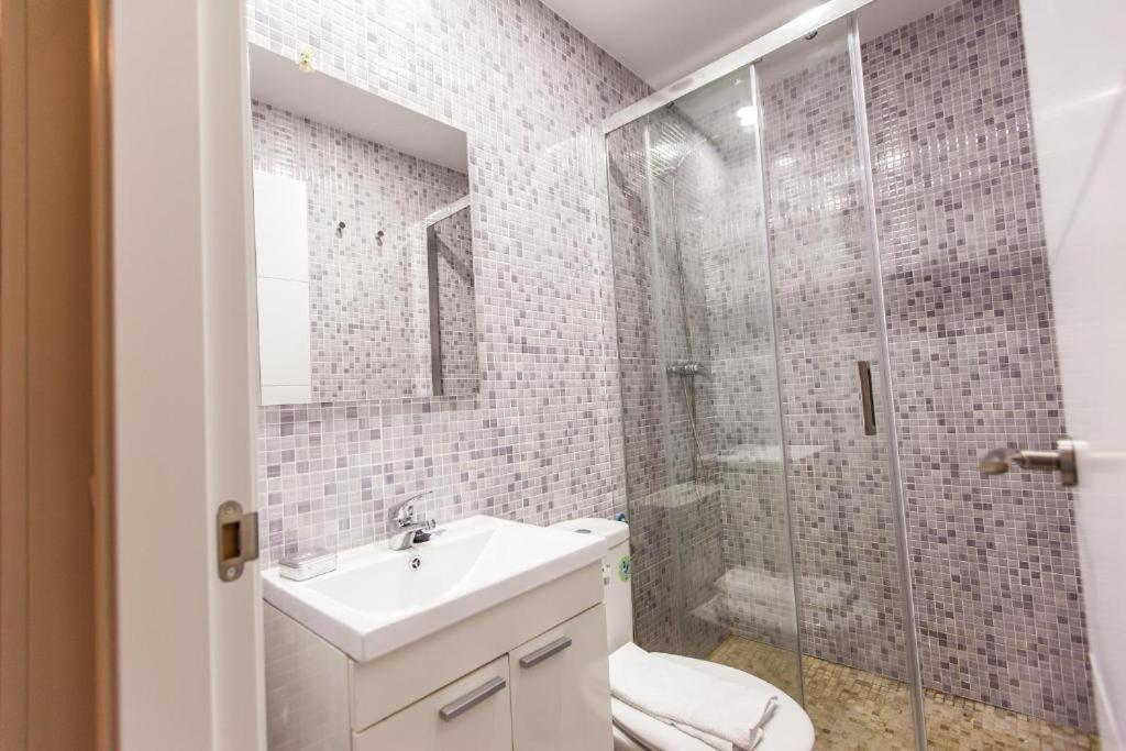 Arce Habitaciones Madrid Exterior photo